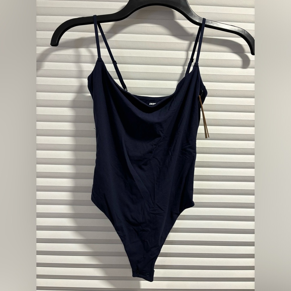 Skims bodysuit - Picture 2 of 5
